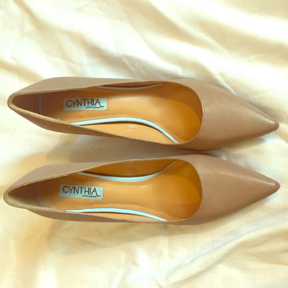 Cynthia Rowley neutral pump.